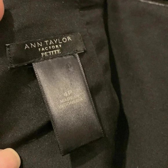 Ann Taylor skirt 4P - Picture 7 of 7